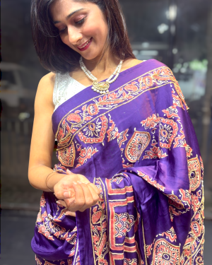 Indus Elegance – Rooted in Ajrak legacy with modern grace