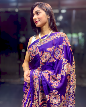 Indus Elegance – Rooted in Ajrak legacy with modern grace