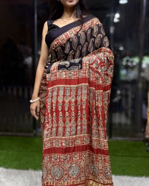 Noor-e-Ajrak Mirror Muse