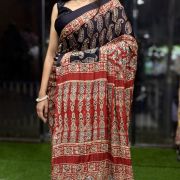 Noor-e-Ajrak Mirror Muse